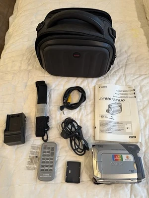 💙Canon ZR830 35x Optical Zoom Digital Mini DV Tape Video Camcorder BUNDLE~Works - Image 1 of 4
