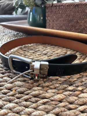 Tommy Hilfiger Cinturón de Cuero - Elegante y Versátil Niños Pequeño 22-24 Cuero Vegano Foto 1 de 4