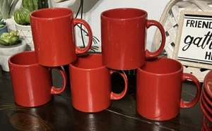 Waechtersbach Juego de 5 tazas rojas divertidas de fábrica 3 7/8” 12 oz Alemania Navidad Usadas en Excelente Condición - Imagen 1 de 3
