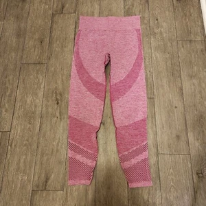 Leggings rosa Victoria’s Secret senza cuciture taglia M ping vita alta elasticizzato - Foto 1 di 6