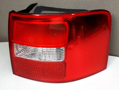 Luz trasera derecha Depo 446-1909R-UE - Se adapta a Audi A6 Wagon 1999-2003 Foto 1 de 4