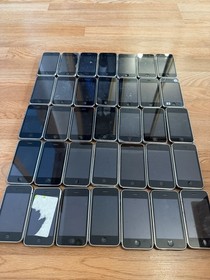 Lot of 35 Apple iPhone 3G/3GS 8GB 16GB 32GB For Parts Repair