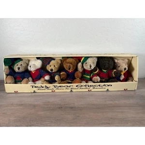 Colección Ositos de Peluche Osos Hechos a Mano en Suéteres Hechos a Mano Nuevo en Caja - Imagen 1 de 5