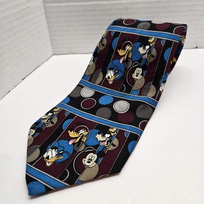 Corbata de Colección Disney Mickey Unlimited para el Cuello de Balancine Mickey Mouse y Goofy a Rayas Foto 1 de 4