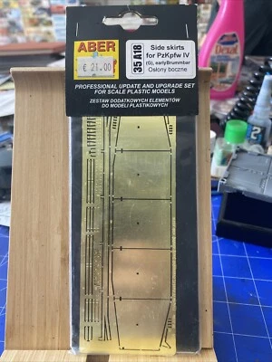 MW22 ABER 35A18 SIDE SKIRTS FOR PZKPFW IV(G),BRUMMBAR (EARLY)  for  1/35 - Immagine 1 di 4