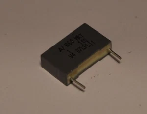 Condensador de película de poliéster 1uF KEMET R60 63 V ac 100 V dc 1 μF orificio pasante (0302) - Imagen 1 de 2