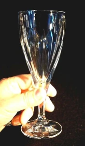 Beautiful Bohemia Heavy Crystal Red Wine Glass 24% Pbo - Picture 1 of 4