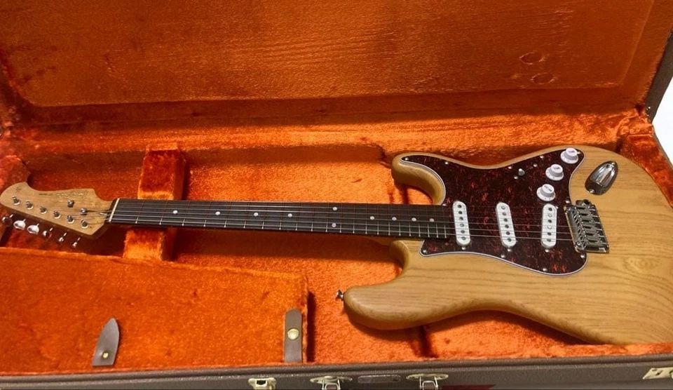 Guitarra Eléctrica Harley Benton ST-90SA Swamp Ash Body Estilo ST Casi Como Nueva Foto 1 de 4