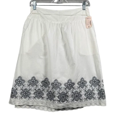 Falda Dressbarn M Blanca Negra Bordada Cintura Ajustada Encaje Monocromo Foto 1 de 4