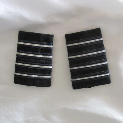 airbus CAPITÁN primer oficial de aviación piloto DISFRAZ peletines charreteras barras Foto 1 de 2