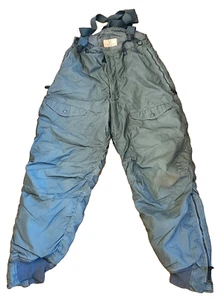 Military USAF Trousers Extreme Cold Weather Pants F-1B Size 34 Suspenders - Picture 1 of 7