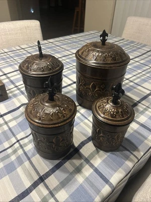 4 Piece Versailles Canister Set with Fresh Seal® Covers - Image 1 of 4