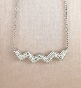 .925 Sterlingsilber Zick Zack Halskette Strass Akzente Herzschlag Statement 18 Zoll - Bild 1 von 2