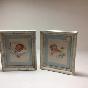  Dos cuadros enmarcados, bebés, sello distintivo. 1950. 6 por 5 pulgadas. - Imagen 1 de 9