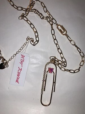 Collar Colgante Clip Papel Betsey Johnson Tono Dorado “Back to Cool” Nuevo con Etiquetas $48 Foto 1 de 4