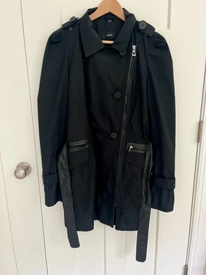 Chaqueta de trinchera Rudsak negra con cinturón para mujer XL ribete de cuero cremallera asimétrica Foto 1 de 4