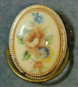 Vintage Crema Verde Blu Fiore Rosa Lucite Sciarpa Clip Color Oro Cammeo Design - Foto 1 di 4