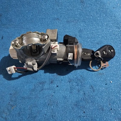 Interruptor de encendido Subaru Forester 2009-2013 con llave 88215AG000 OEM Foto 1 de 4