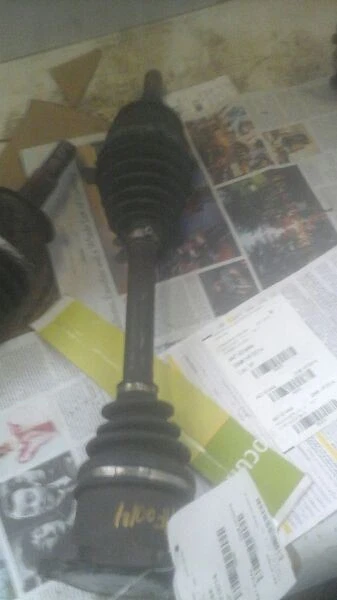 Eje delantero conductor izquierdo QX56 2007 se adapta a 04-15 Armada 5,6 litros 8 cilindros Foto 1 de 4