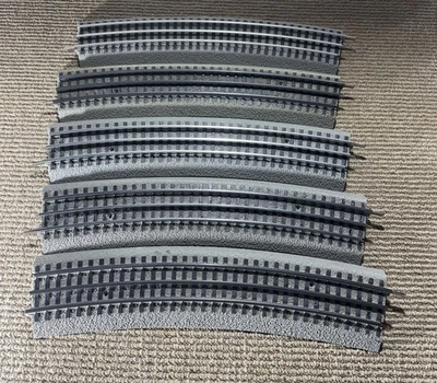 LIONEL FASTRACK 072 CURVE TRAIN TRACK - 5 Piece - fasttrack fast 72 (LOT OF 5) - Image 1 of 2