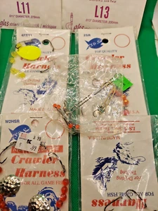 VINTAGE FISHING LURE MIXED LOT OF CRAWLER HARNESSES, STEEL LEADERS, NYLON LEADER - Picture 1 of 6