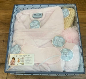 Spa Set 5-teilig Bademantel Handtuch Schlafmaske Badeschwamm Rückenbürste Plüsch Pink Neu mit Etikett - Bild 1 von 5