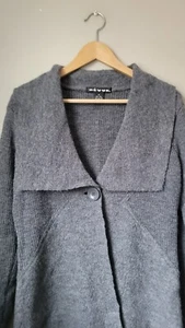 Révue Ladies 100% Wool Grey Cardigan Size M - Picture 1 of 8