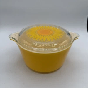 Vintage Pyrex gelb orange Gänseblümchen Sonnenblume Kasserolle mit Deckel - 1 QT 473 - Bild 1 von 8