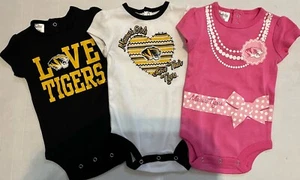 (3) Body/Creepers bambina Università del Missouri 3-6 mesi nuovo senza etichette - Foto 1 di 1