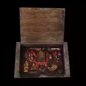 Amulette Phra LP Tim Biene Wachs Holz Box Wat Rahanrai Tempel Thai Buddha Amulett - Bild 1 von 2
