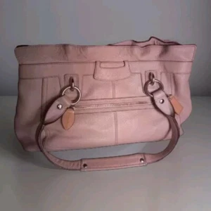 Cartera Coach Penelope Cuero Guijarro Crema Forrada Rosa Seda NO. C1076-F14682 - Imagen 1 de 6