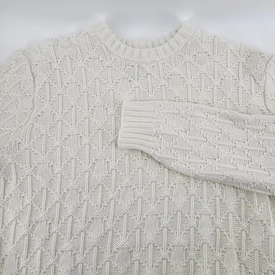 Suéter informal tejido texturizado cuello redondo tejido crema mediano American Eagle para hombre Foto 1 de 4