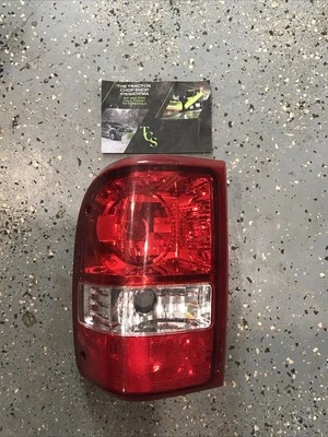 Luz trasera izquierda Ford Ranger 2006-2011 OEM 6L54-13B505-A Foto 1 de 4