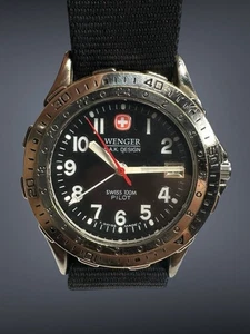 Raro Wenger S.A.K. Orologio Design Pilot Esercito Svizzero Dual Time GMT 097.0656 NATO - Foto 1 di 11