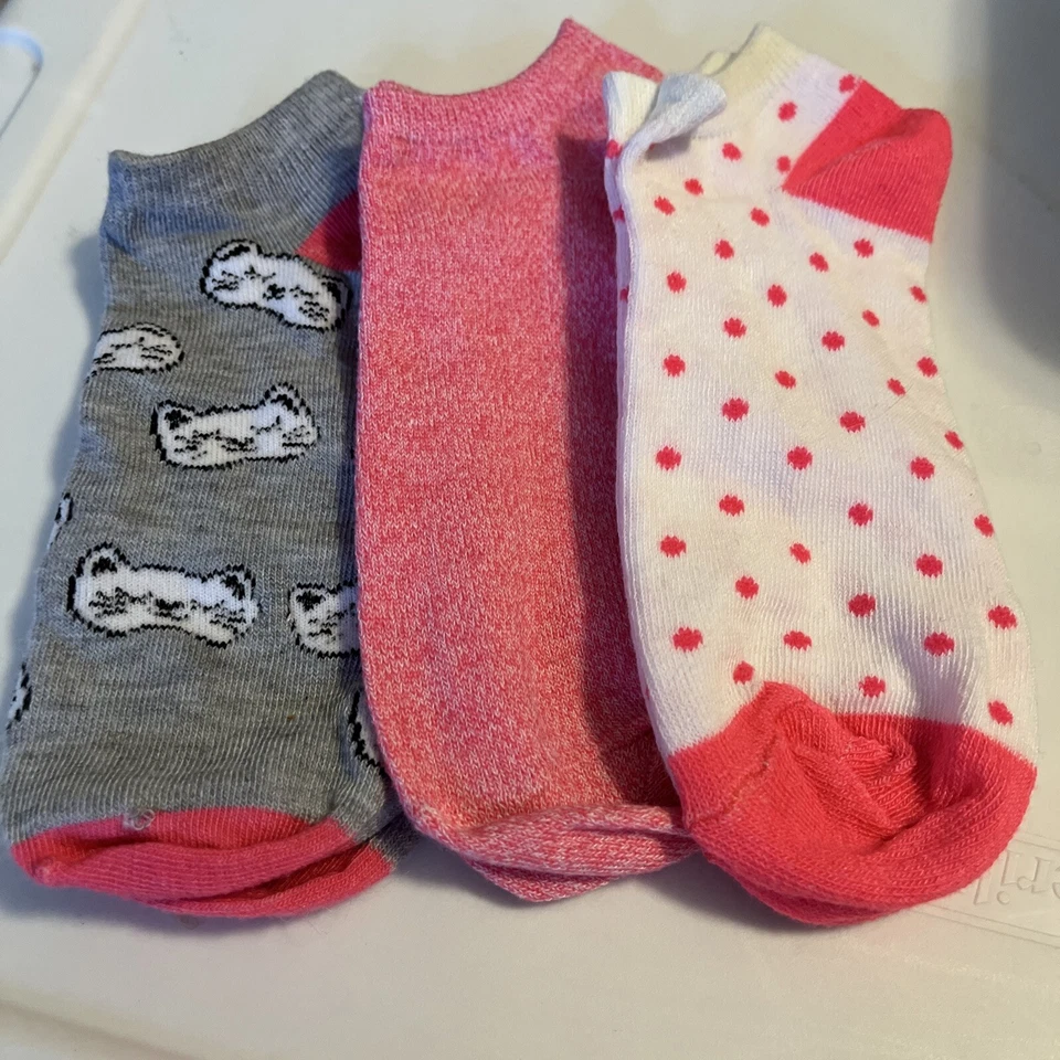 Juego de tres calcetines decorativos para mujer talla 4-10 totalmente nuevos Foto 1 de 1