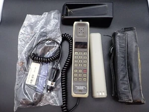Motorola DynaTAC Ultra Classic Super Bowl XXVI édition spéciale, modèle F09NFD8443AG - Photo 1 sur 23
