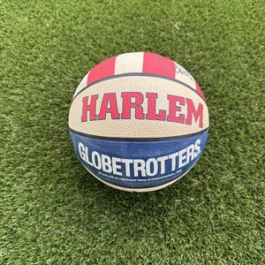 Signed Legendary Harlem Globetrotters Basketball (Br7-666) Authentic - Picture 1 of 11