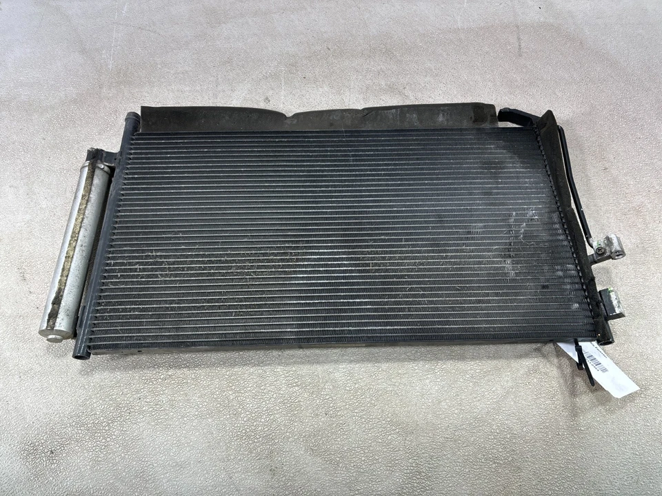 Condensador de aire acondicionado y calefacción Subaru Forester 2003-2008 negro OEM Foto 1 de 4