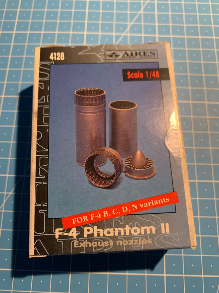 AIRES 4128 F-4 B/C/D/N WHEEL BAY 1/48 - Immagine 1 di 1