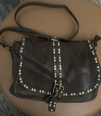 Bolso Bandolera Cavalcanti Italiano Cuero Tachonado Foto 1 de 4