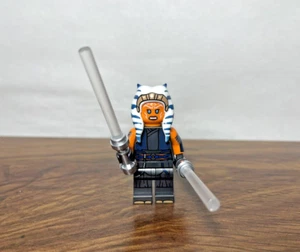 LEGO Star Wars Ahsoka Tano Minifigure 75362 Ahsoka Tano's T-6 Jedi Shuttle - Picture 1 of 3