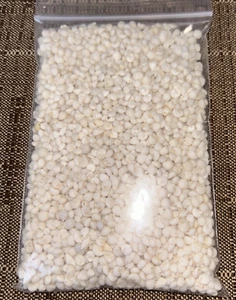 VINTAGE 1950'S - WHITE 4 OZS -Tiny Round Shells - Craft~ Sailor's Valentines - Picture 1 of 4