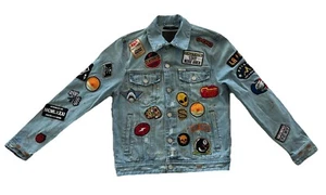 Guess Dillon Graffiti Patch Denim Jeans Trucker Jacke Herren S - Bild 1 von 3