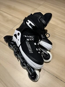 Schwarz-Weiß verstellbare Rollschuhe für unisexuelle Männer Frauen Räder EU 39-42 - Bild 1 von 7
