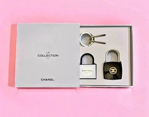 CHANEL LA COLLECTION LOCK & KEY Purse Charm / Keychain/ Gift with Purchase VIP - Picture 1 of 2