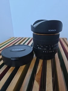 Lente de cámara Rokinon 8 mm f/3,5 CS ultra gran angular Prime para Canon EF - Imagen 1 de 6