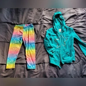 girl 4 zip up hoodie and leggings - Picture 1 of 3