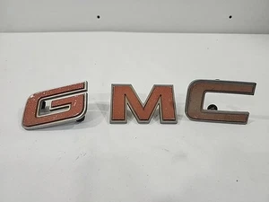 81-87 GMC TRUCK GRILL EMBLEMS LETTERS LOGO SIERRA 1500 2500 3500 - Picture 1 of 8