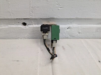 Реле дверного замка 1989-1991 Mazda Rx7 13B с кронштейном FB01 67 830 - Изображение 1 из 4