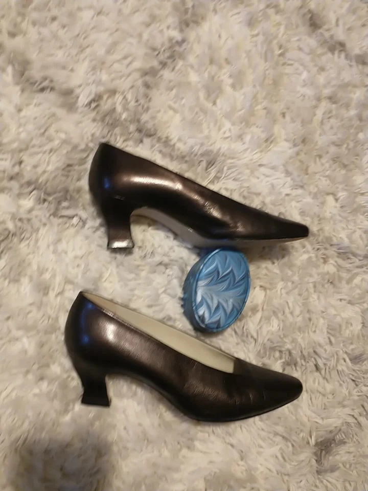 Zapatos sin cordones Enzo Angiolini para mujer talla 8M hechos en Brasil bronce 2,25"  Foto 1 de 4